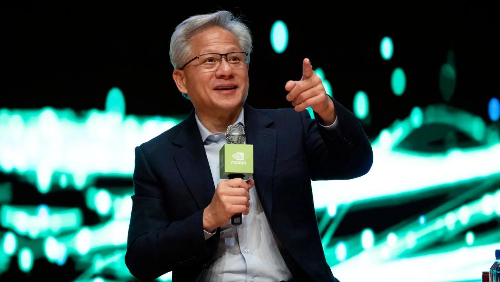 英伟达掏出近800亿人民币，买下了全球最大AI开源平台Hugging Face。