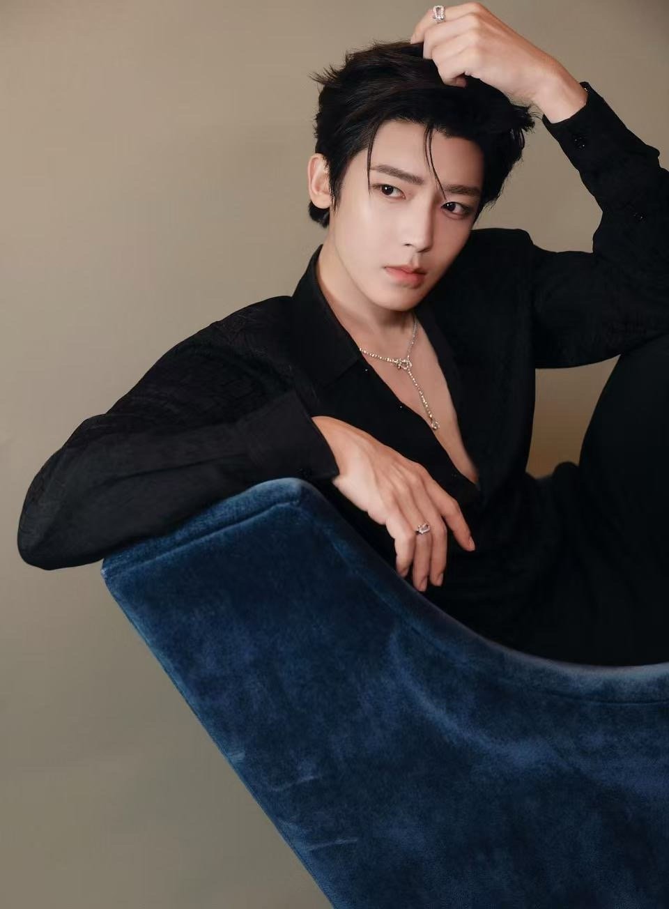 攻玉主演 侯明昊鹤男《攻玉》从一开始就认准侯明昊，天选蔺承佑，定男选女、单人过会