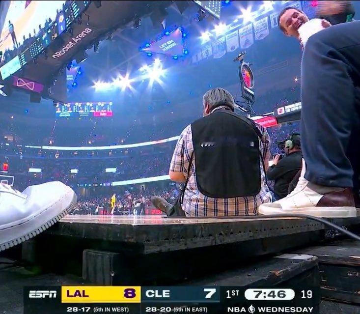 NBA将与骑士队会面，讨论场地整改。 