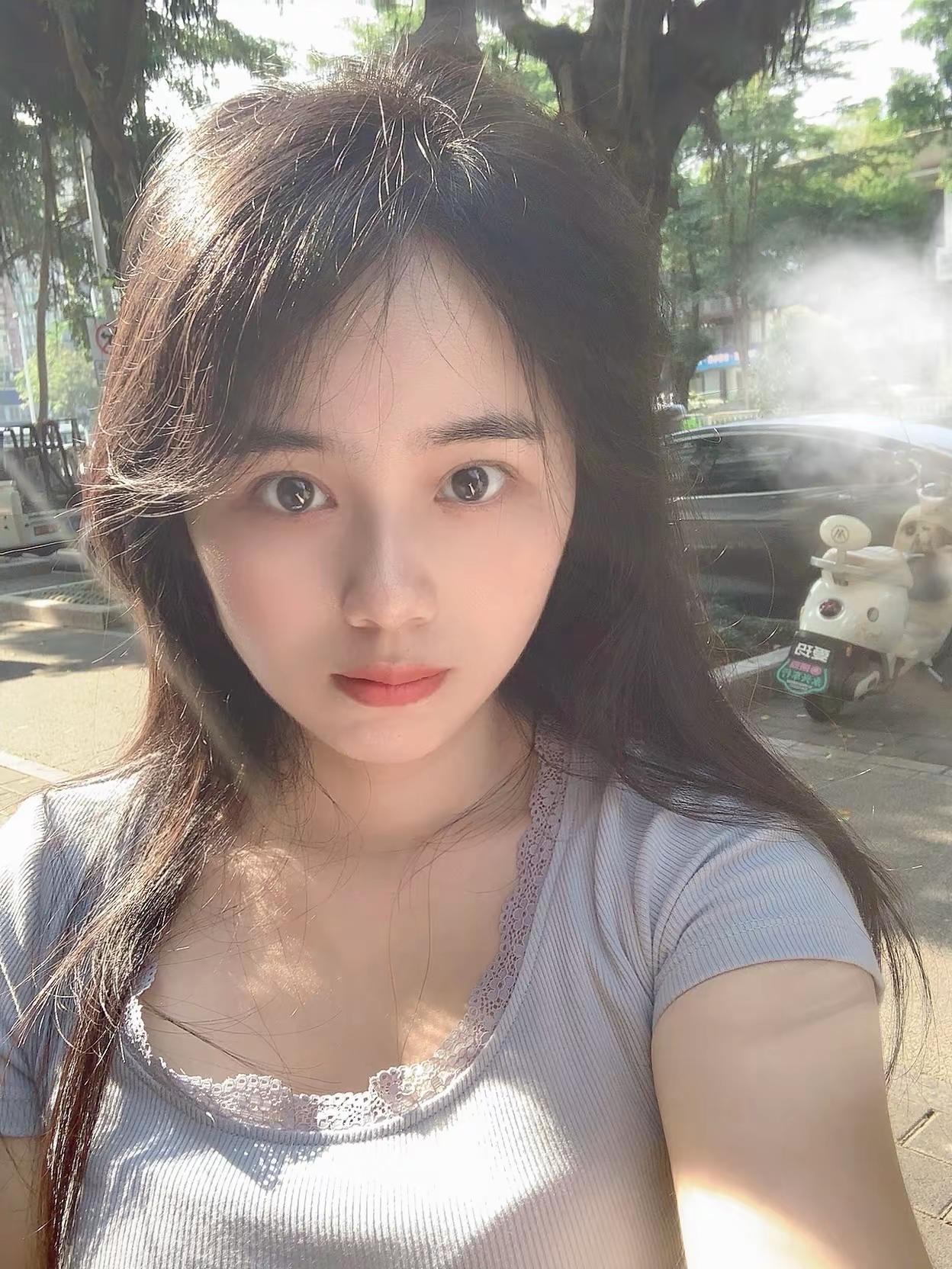 94年30➕在这个年纪不可能很漂亮了 但一定要快乐