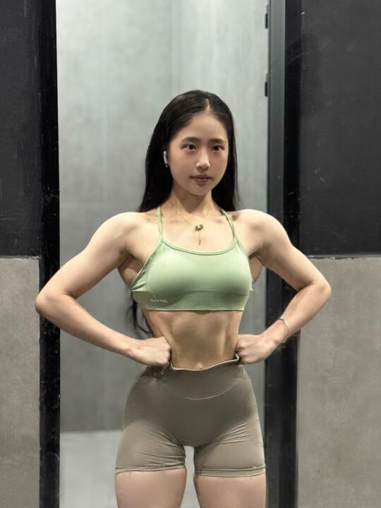 小小肩膀