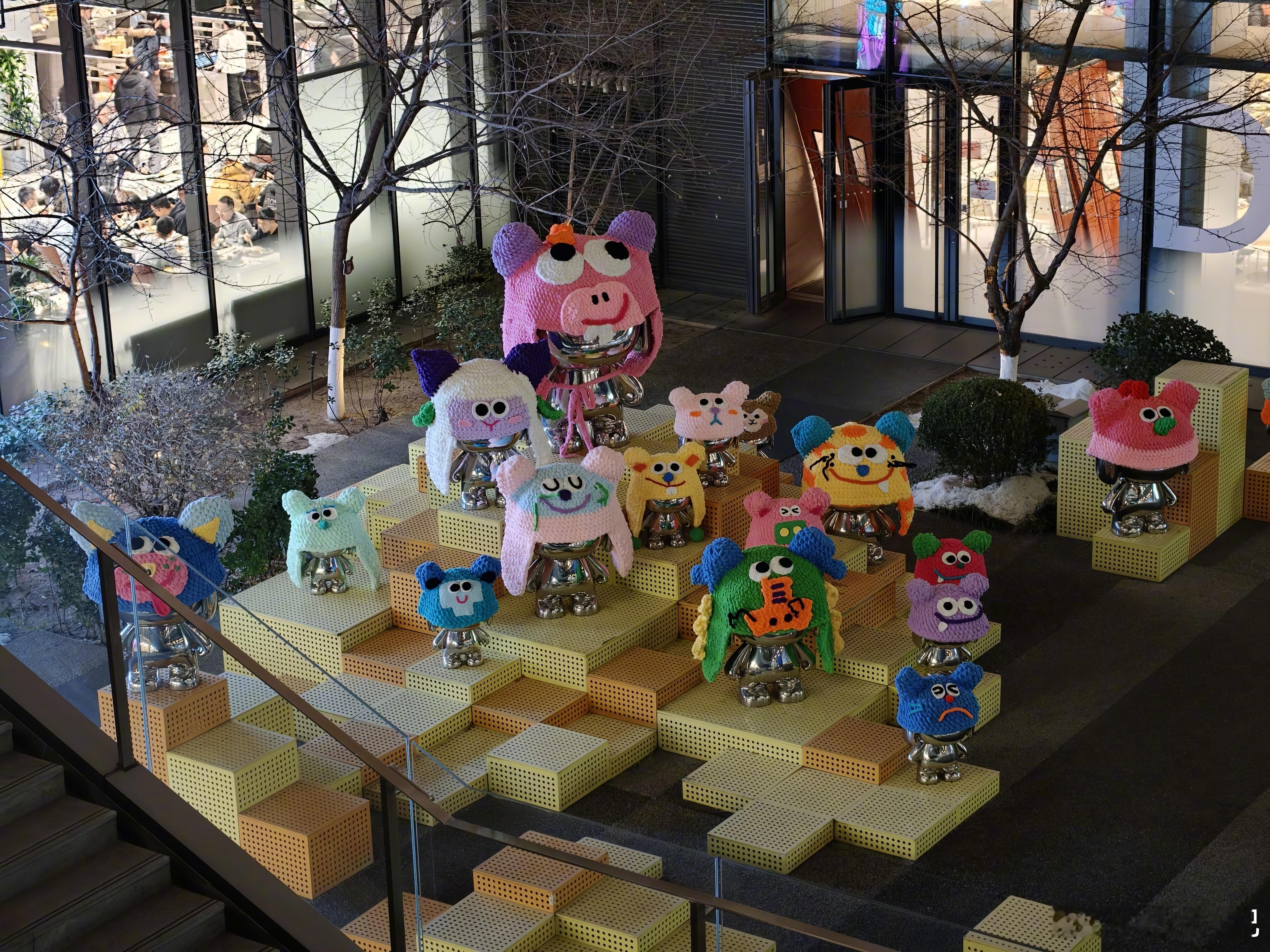 小米 17 Ultra 发布会即将开始，大家猜一猜徕卡定制版 17 Ultra 