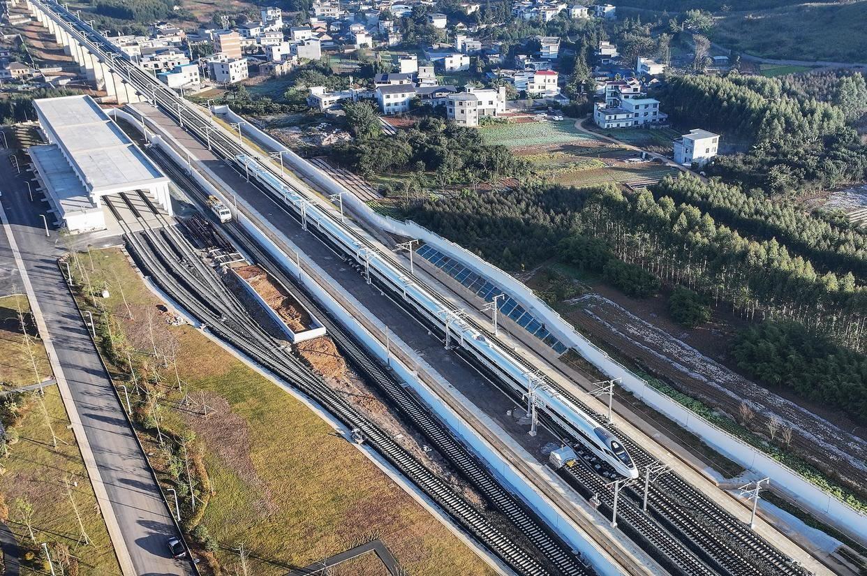 中国铁路：1-5月，全国铁路完成固定资产投资2485亿元，同比增长2.6%。宜昌