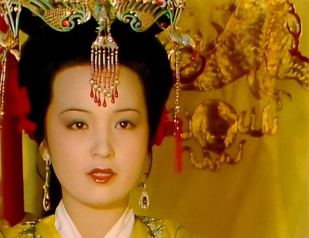 贾家被抄的根本原因其实是贾元春省亲，皇帝的深意贾家始终没有领悟到吗？
乾隆二十五