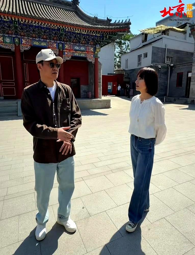 娱乐圈的体面，原来是这么挣来的。

袁泉在《青蛇》发布会上一见到辛柏青，直接冲上