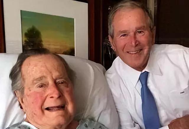 2018年11月30日晚，美国第41任总统老布什走到了人生终点。那天他回光返照吃