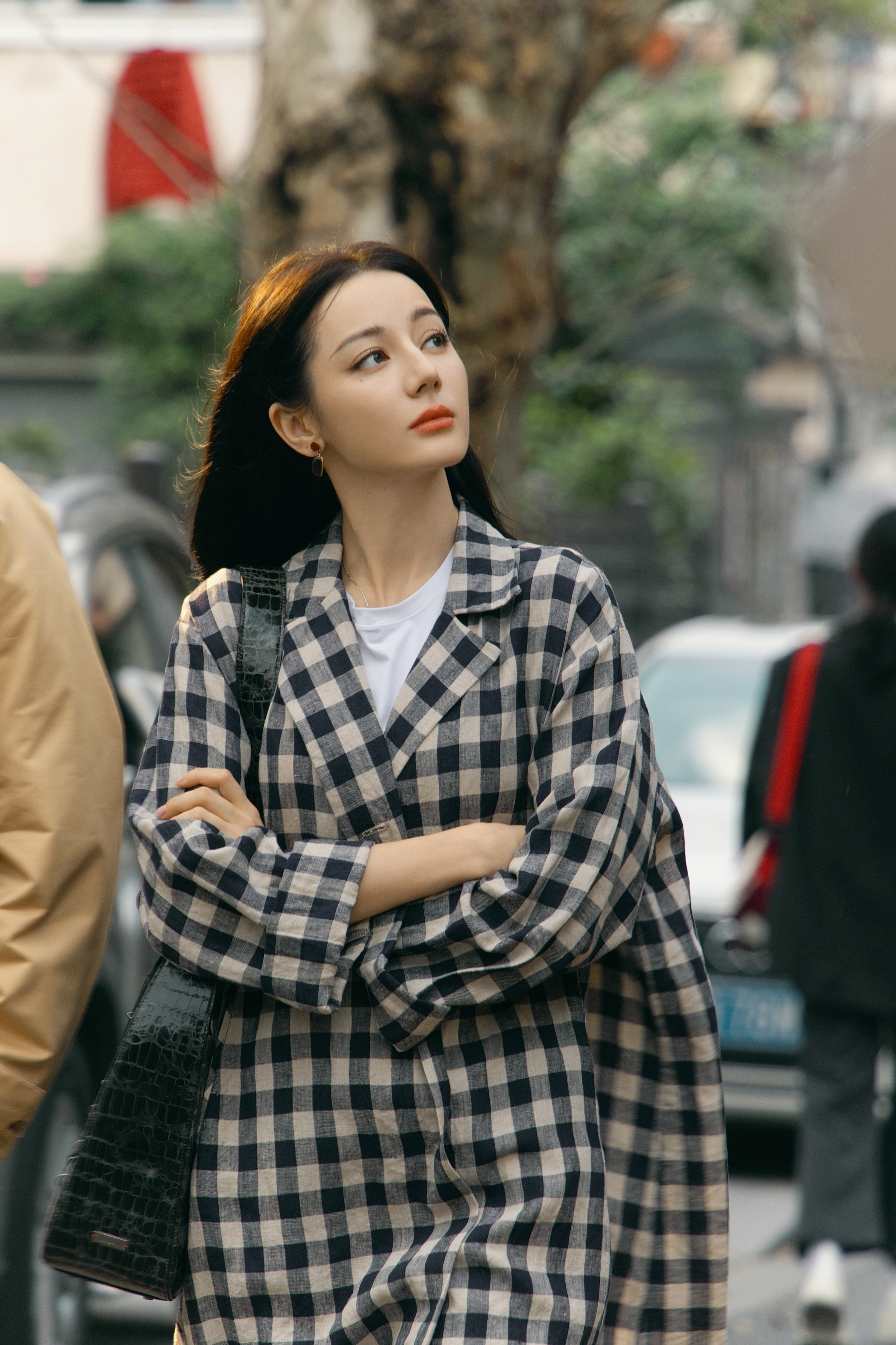 迪丽热巴迪丽热巴益起来 dlrb每日一善不经历凛冽的寒风，不会有梅花的怒放；不经