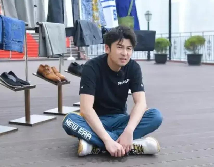 雷佳音为啥成了导演界的“团宠”，资源好到爆！雷佳音的成功很大程度上得益于他的人际
