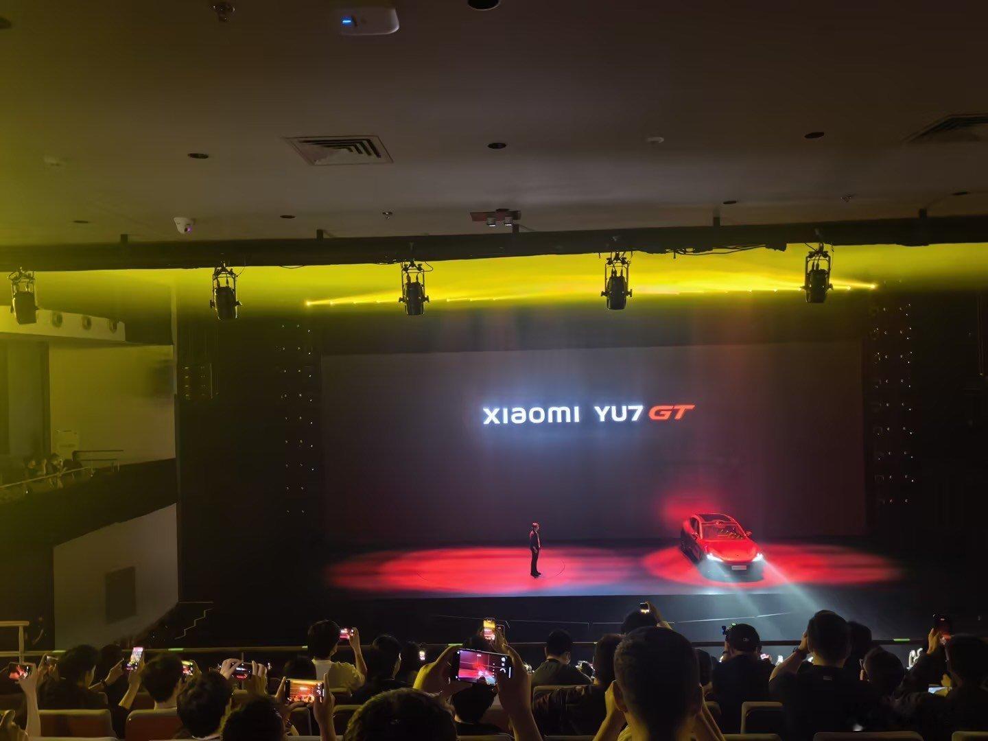 如果说YU7是一台“进阶买菜车”，那么YU7 GT就像雷军所说的那样，是给“时代