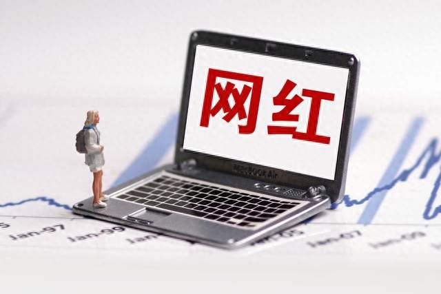 #吃播网红生前手背布满针眼，流量不该透支生命#