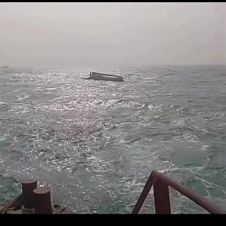 大连渔船翻扣：生命的意外与未知

近日，大连长兴岛附近海域传来了一则令人揪心的消