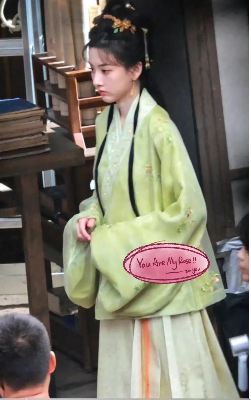 宋祖儿甄嘉芙绿衣路透宋祖儿甄嘉芙绿衣造型路透 宋祖儿甄嘉芙绿衣造型路透[流鼻血]
