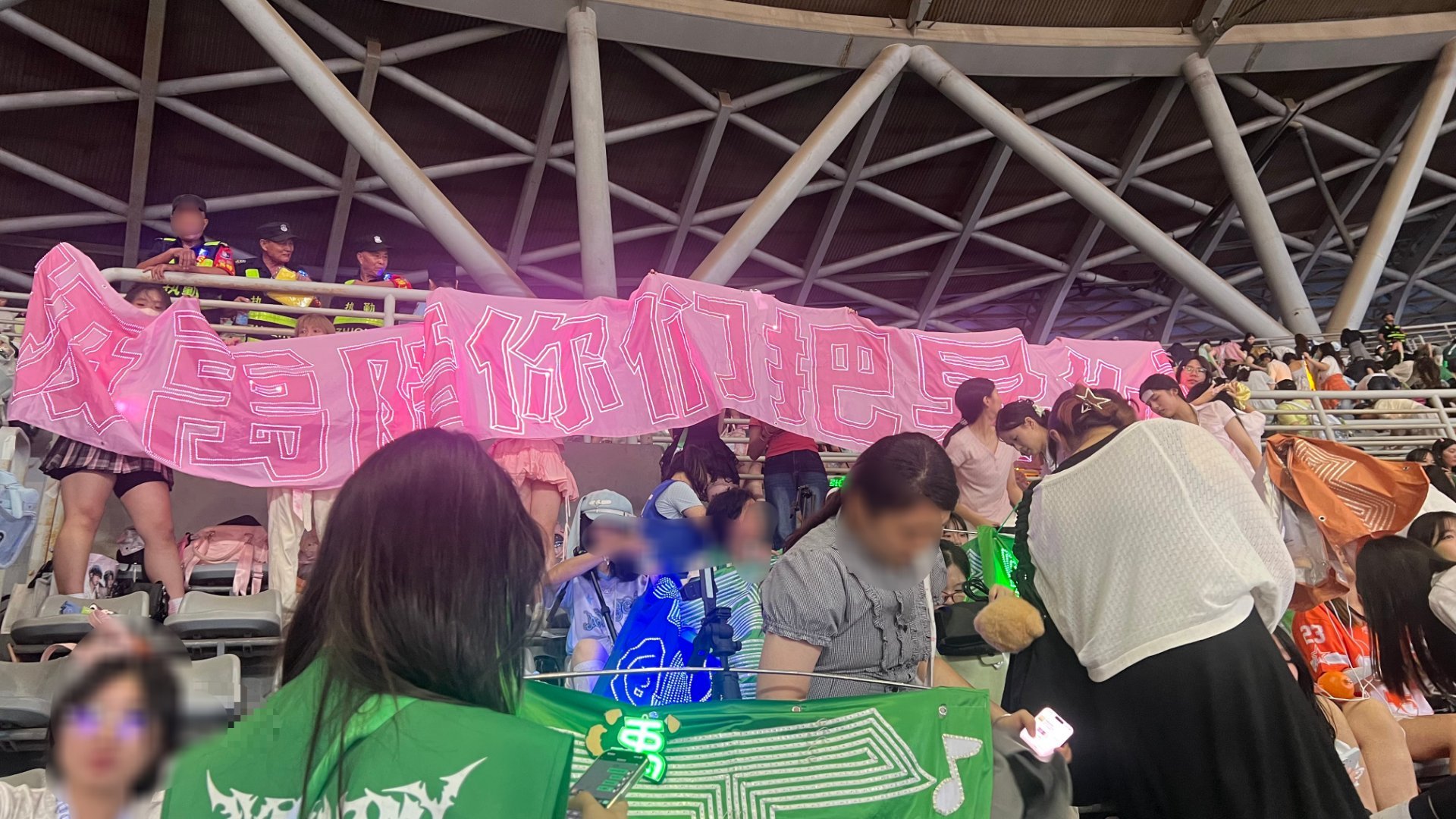 刚刚收到陪异故的反馈，虽然没有完全拉起来，但真的特别美啊啊 ​​​