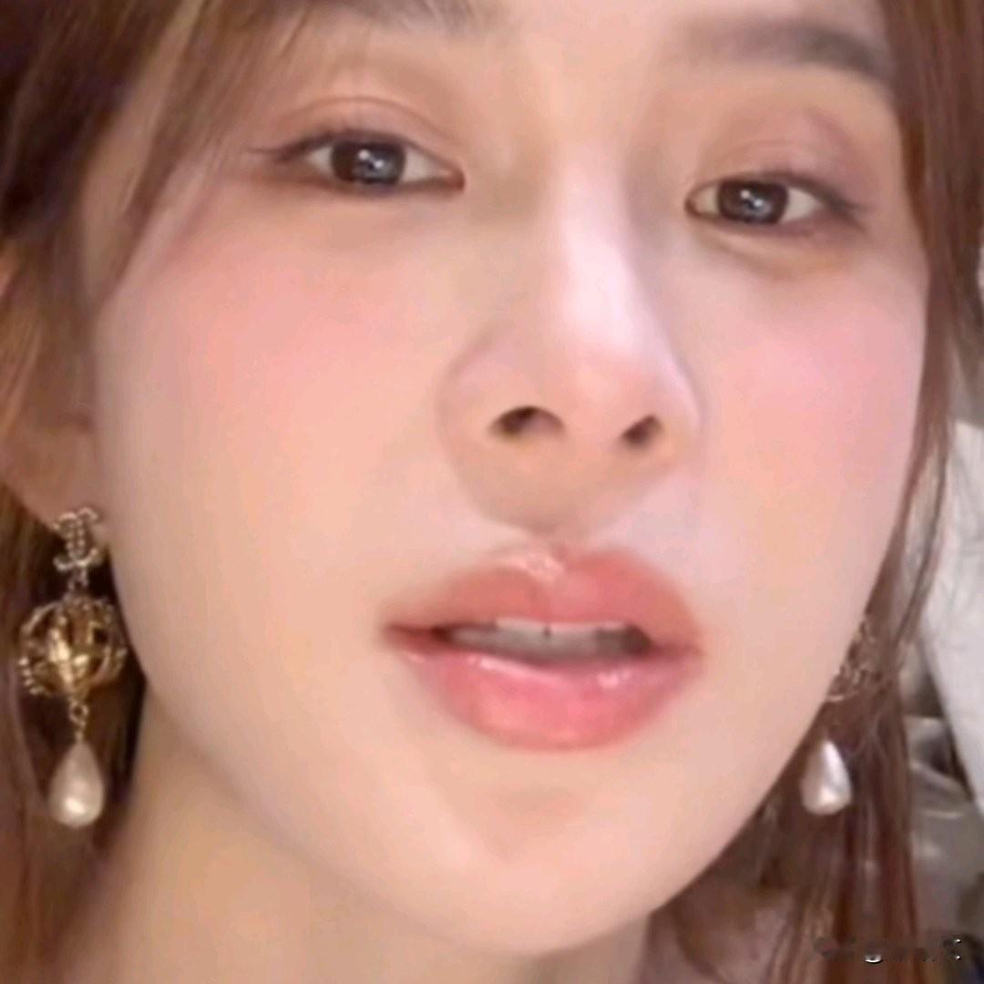 赵樱子当众求陈晓掀头纱？喊着要嫁，这话一出口全场都僵了
 
内娱最近又出抓马场面