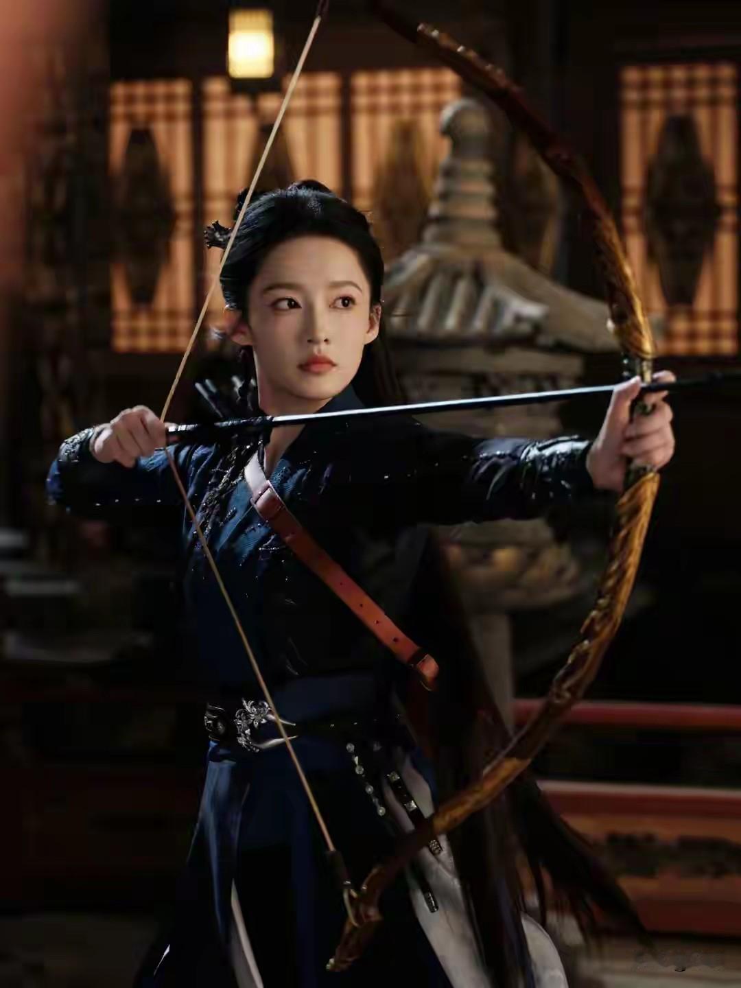 同样是“古装女主拉弓射箭”，李沁，白鹿，古力娜扎，赵丽颖，安以轩，杨紫，迪丽热巴