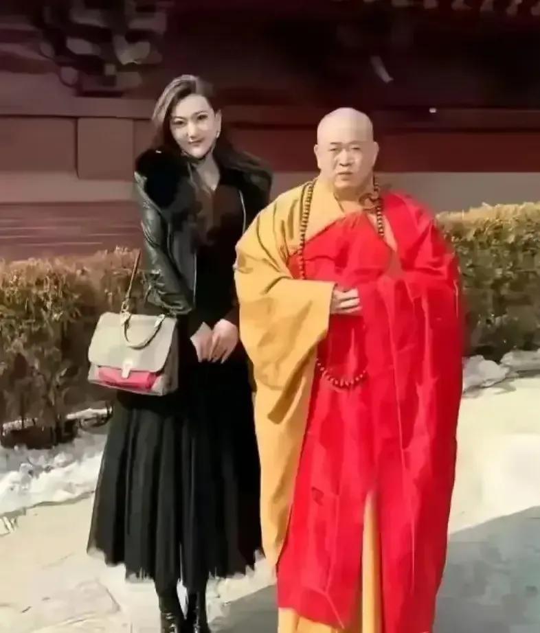 早就应该查这花和尚了，当年他同门师兄弟就实名举报，举报信称他不仅长期与女性保持不