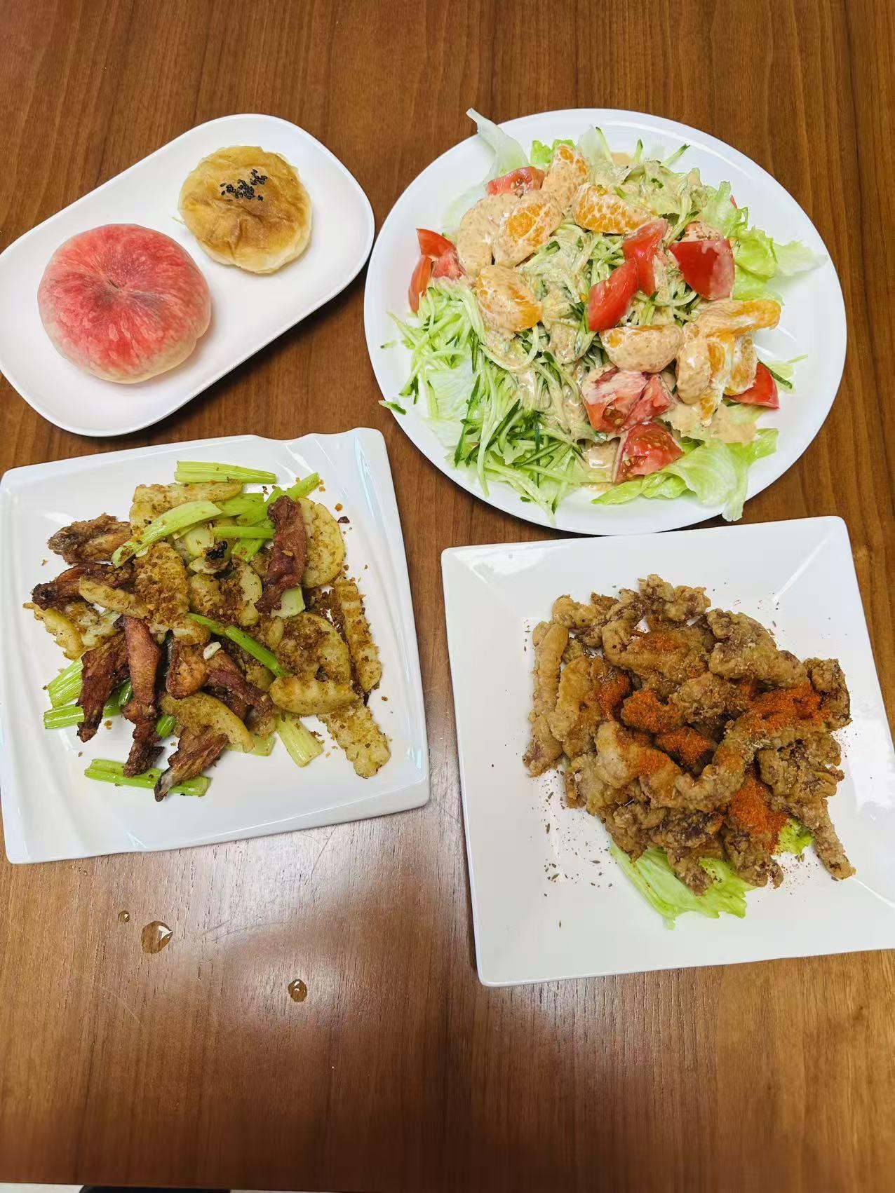 学习做两个小菜，犒劳一下自己，也分享给友们。