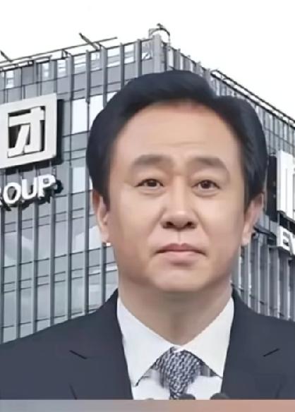 许家印一审庭审，3个好奇、疑问:
1、许家印代理律师是谁？本人委托还是法院指定的