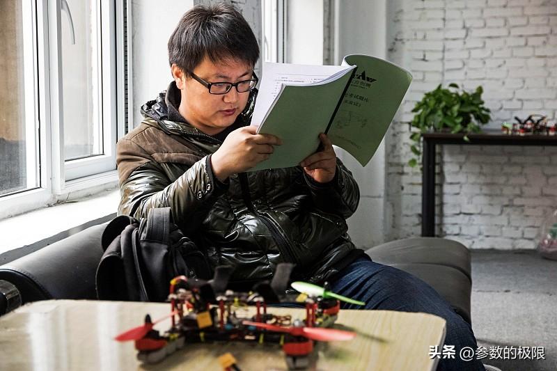 追觅要造车这事，根本不是临时起意的跟风。
创始人俞浩2013年还在清华读航空相关