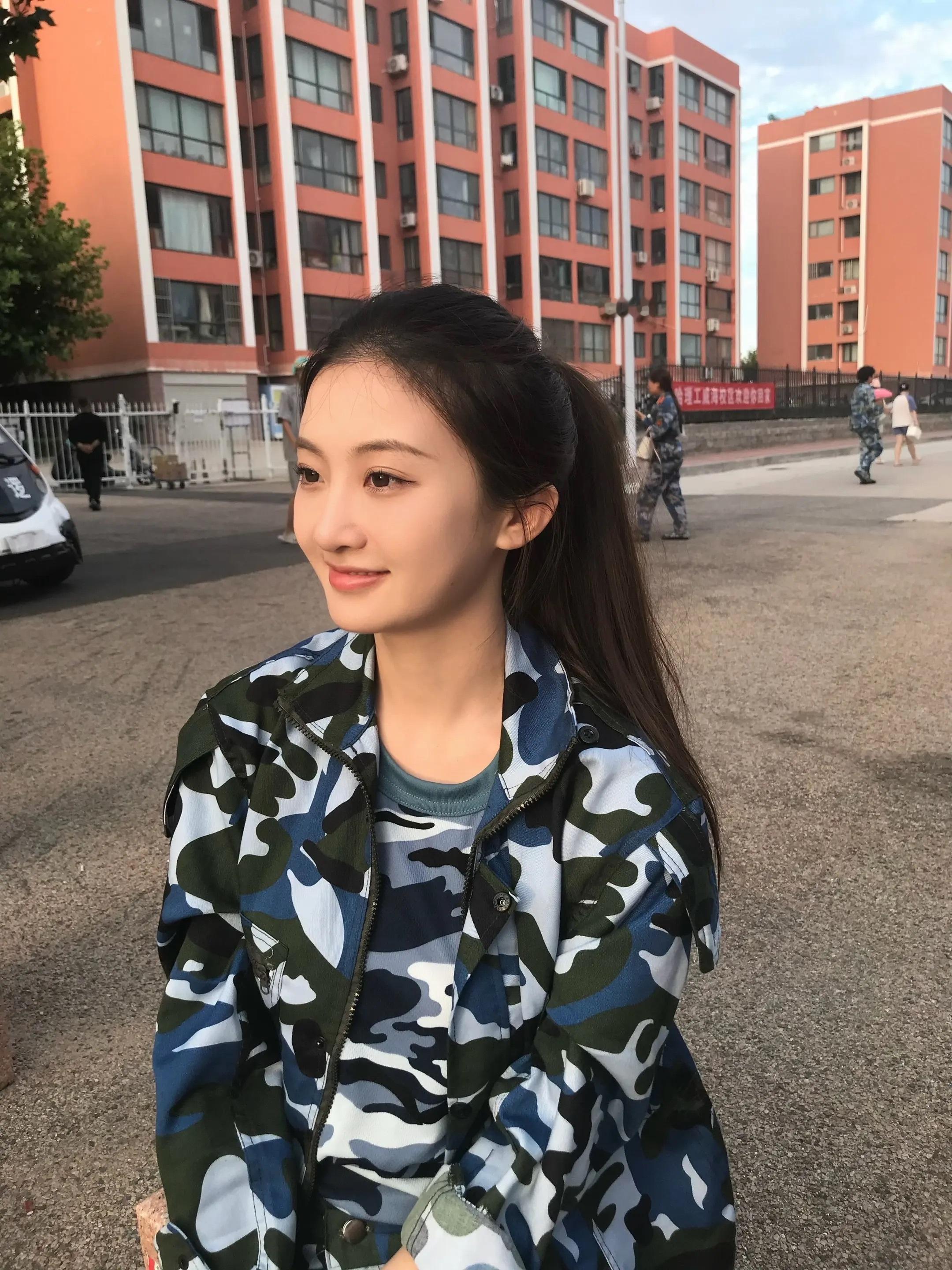 知道景甜系校花长相的含金量了 似你三分已经美到如此…..🫘：小王- ​​​