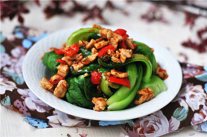 【肉末浇油菜】汆烫过后再浇上汁得油菜，爽口又入味，超级好吃！我的宝藏食谱