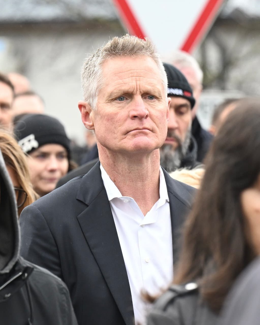 科尔表示，今天勇士客场打马刺的阵容将有重大调整 