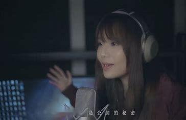 #冯提莫 每个女孩都是自己的光# 在文慧如的音乐世界里，我们总能感受到那份由内而