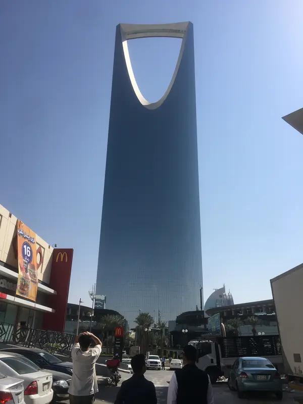 最近中东地区安全形势快速演变，沙特境内多地遇袭，在沙特的中国公民可得把安全这事儿