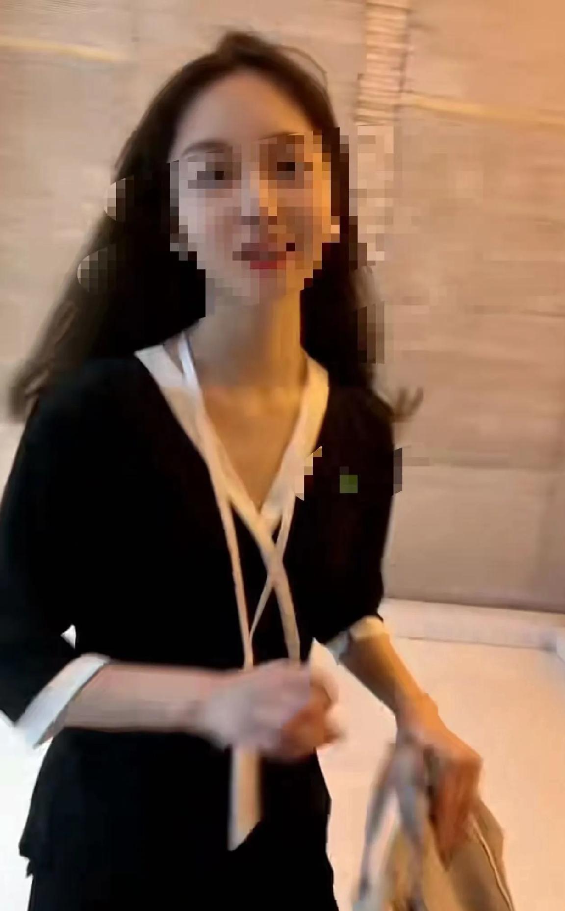 近日，一个幽默又发人深省的段子在网络上引发热议。故事的主人公是一位月收入三万的程
