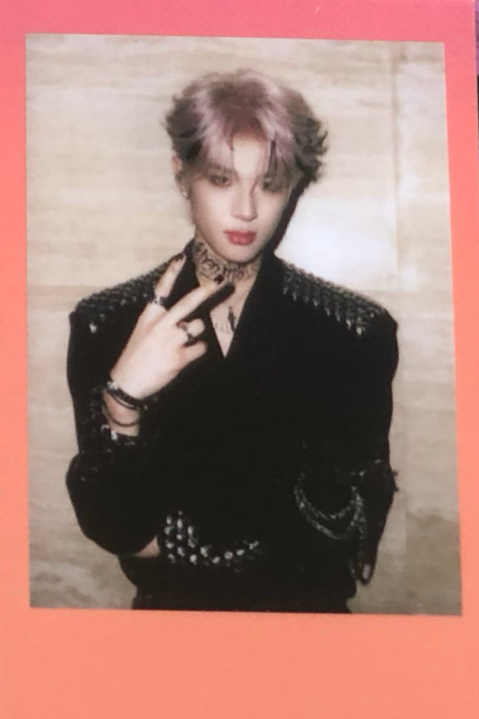 张峻豪：致我的红玫瑰好有创意和想法的 ，把粉丝比作红玫瑰也太浪漫了吧！ 