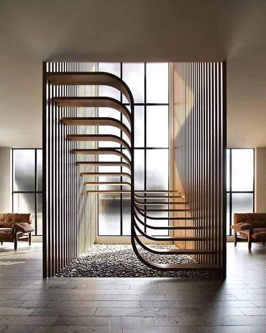 Khesht Architecture Studio 的建筑师 Eisa Gha