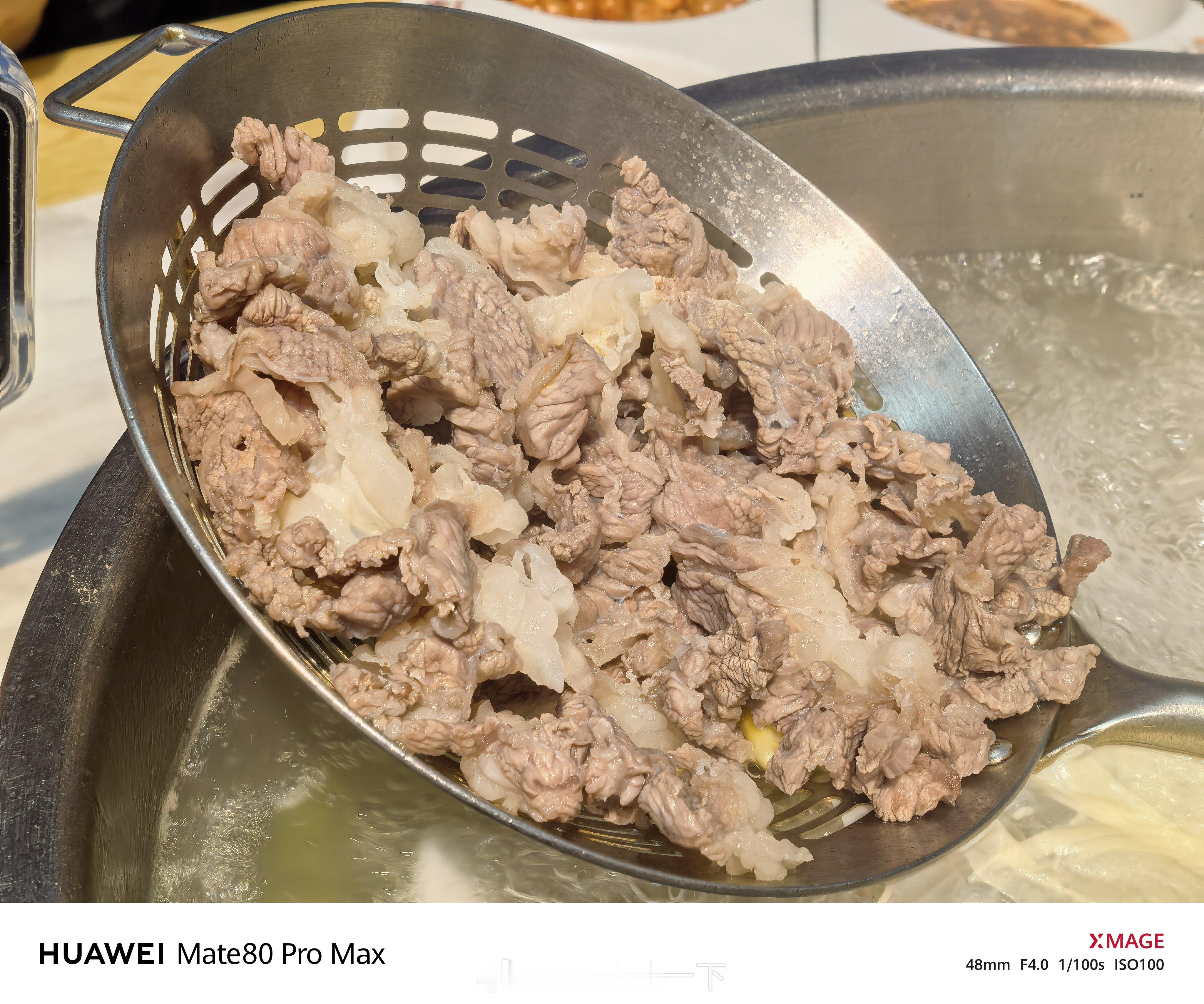 晚安朋友们，这冬天吃牛肉火锅是最舒坦的了吧