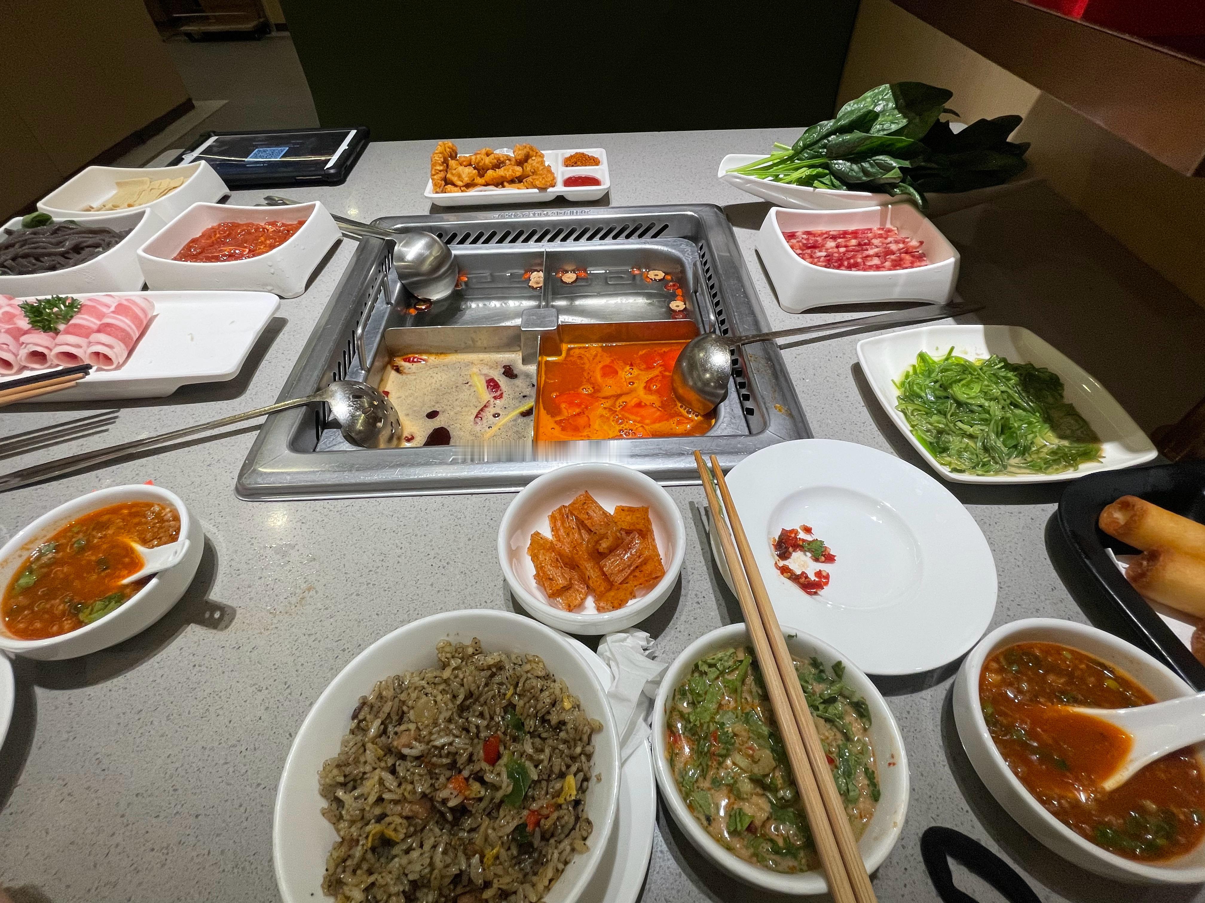 我爱吃的炒饭怎么下架了[苦涩][苦涩]海底捞 ​​​