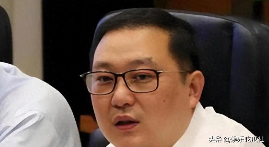 亏妻者百财不入！抛弃原配娶董卿的密春雷，如今下场怪不得别人
 
昔日风光无限的富