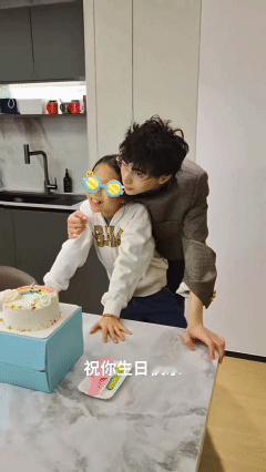 伊能静恩利 鼓励式教育模板 内娱真的需要更多这样的亲子范本，让我们看到教育不是一