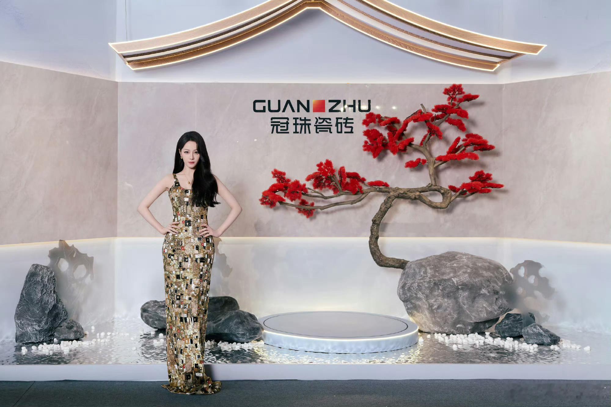 迪丽热巴  in  Rahul Mishra F/W 2025 Haute Co