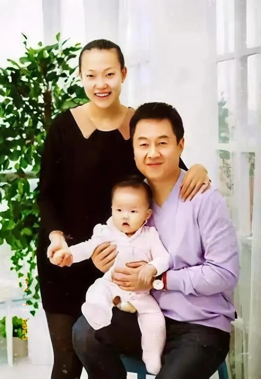 师生恋古今中外自古有之，法国总统马克龙先生娶了自己的老师，在我们身边也有这样的事