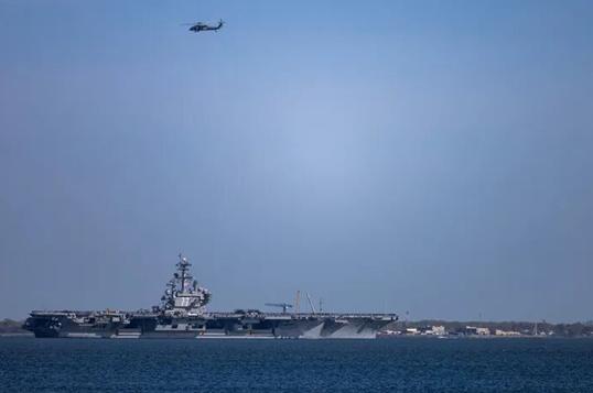 兄弟们，美国航母创造历史了，那个布什号航母不是正在往伊朗赶路嘛，结果它担心过红海