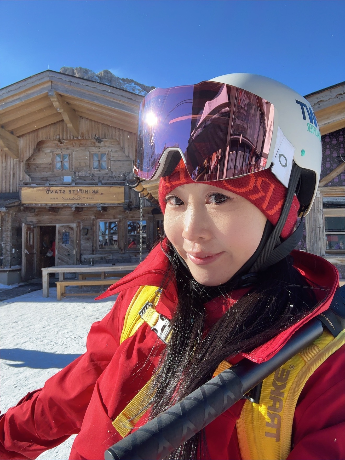 站在铁力士山的雪坡之巅，风与五年前一样烈但是心境却大有不同就在前几天刚刚过完自己