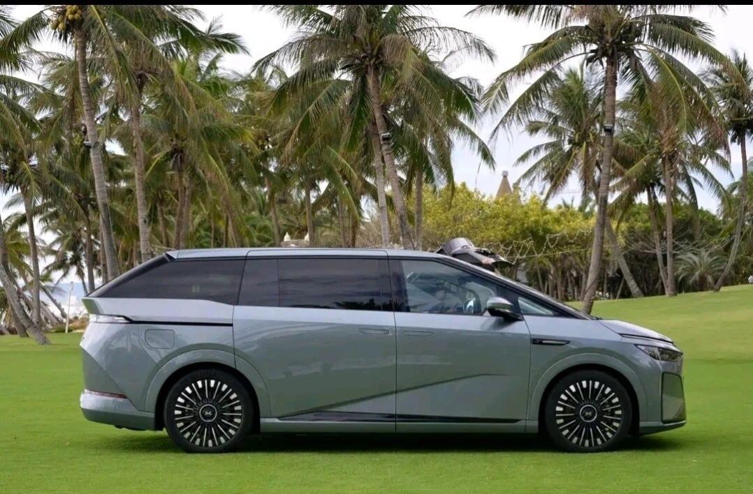 小鹏X9押中了什么，才会如此火爆！

毫无疑问，是行业首发、真正量产的大电池增程