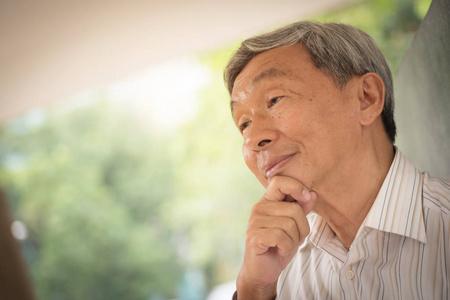 彼此尊重是情感的基础
朋友老伴儿去世多年，一直独居着，今天春天，一次晨练回来的路