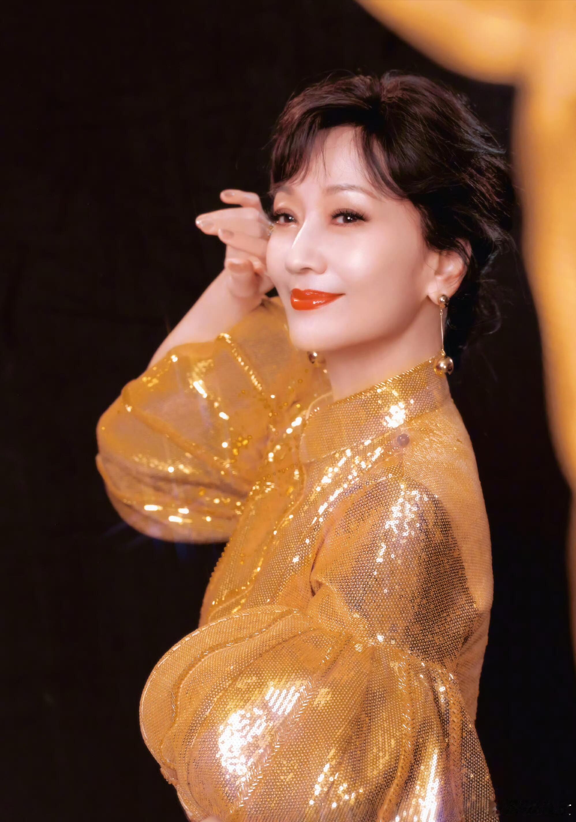 赵雅芝这状态居然是73岁的奶奶，我不信！ 