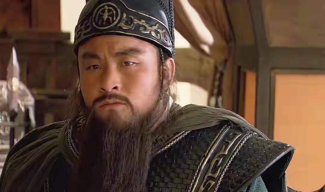 关胜十合令索超斧怯，史文恭二十合秦明力怯，二人究竟谁更强？
 

 
大刀关胜是