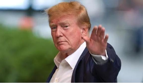 特朗普曾再次通告全球：台湾问题是中国自己的问题， 美国 尊重中国的任何一个举动，