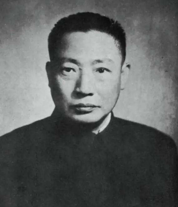 她是戴笠情妇，军统女特工，建国后为掩饰身份嫁给农民连生8子女

在影视剧中，女性