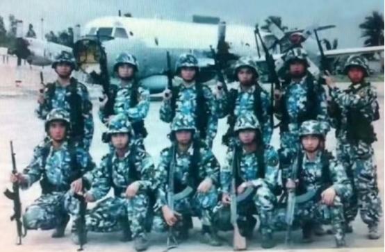 25年前的今天，在王伟撞机后，美军电侦机迫降海南陵水，在这之后还发生了惊心动魄的