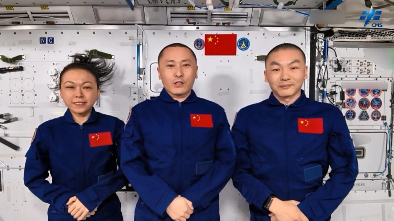 【中国人第5次在太空过中秋！神舟二十三号从中国空间站送来祝福】

天宫望明月，千