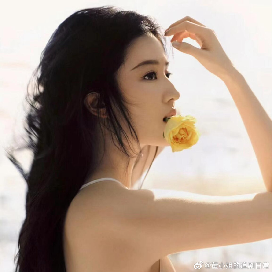 刘亦菲的原名是安风刘亦菲长得这么哇噻就算了，原名也这么好听好喜欢姐姐花团锦簇的感