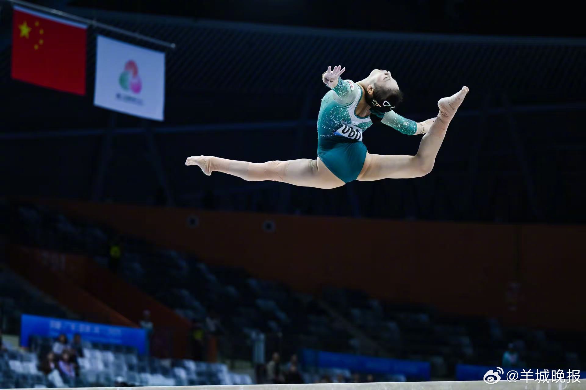 【 】体操迷们，请收好今日份的赛场高清图！十五运会女子体操资格赛刚刚结束，决赛名