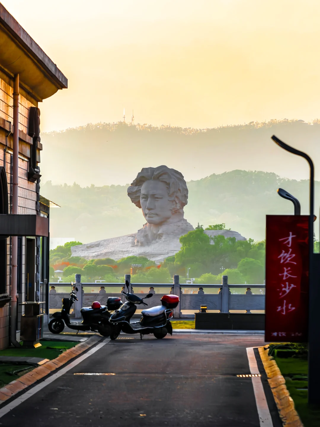 橘子洲头别去人挤人❗️这里地铁直达还免费❗️
